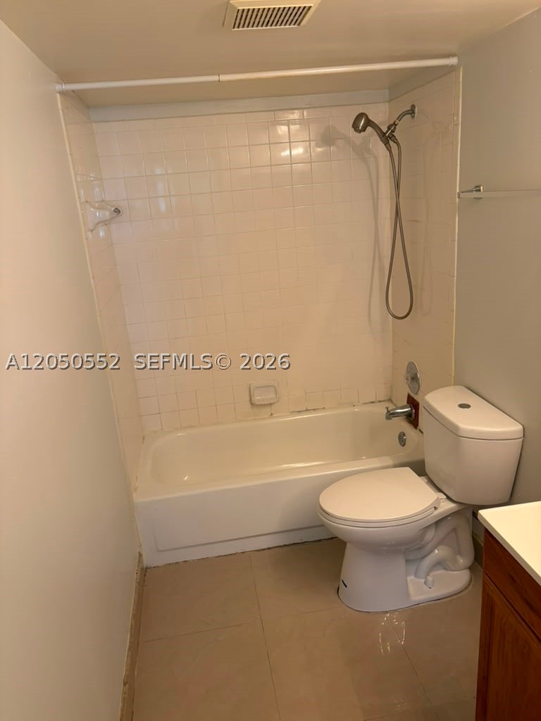 SUMMER LAKE CONDO - Residential Lease
