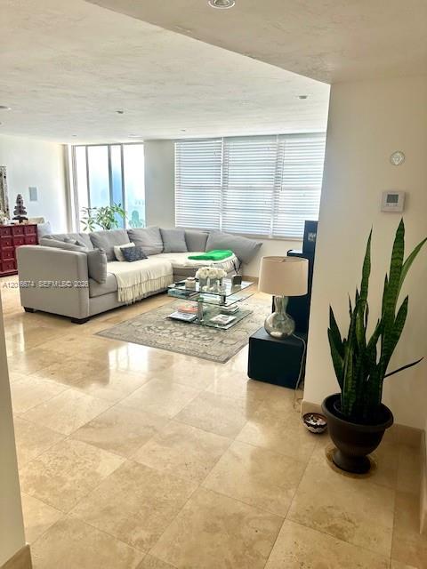 COMMODORE PLAZA CONDO - Residential
