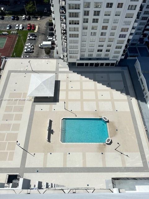 COMMODORE PLAZA CONDO - Residential