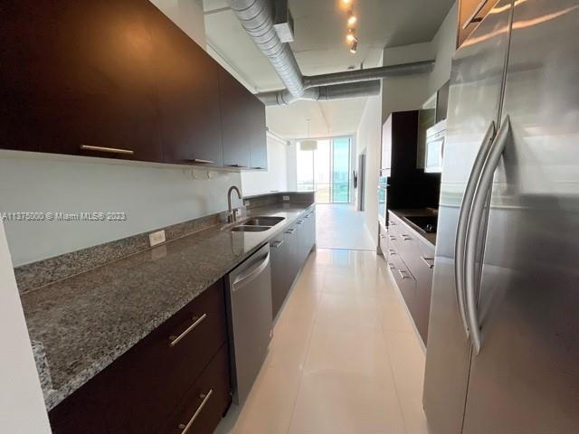 UPTOWN MARINA LOFTS CONDO - Residential Lease