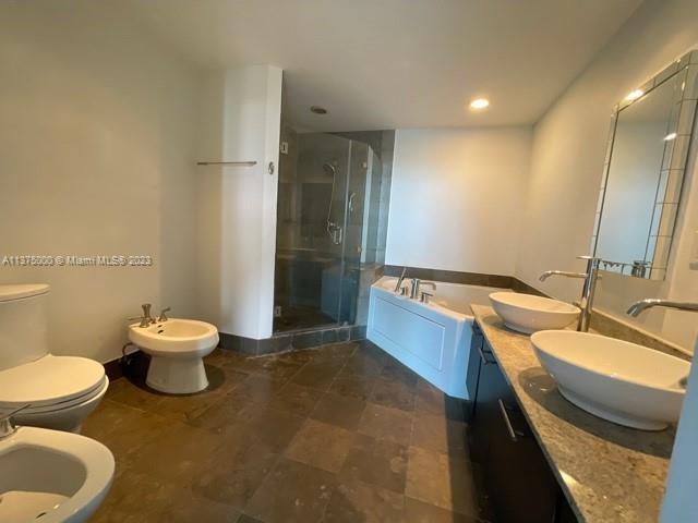 UPTOWN MARINA LOFTS CONDO - Residential Lease