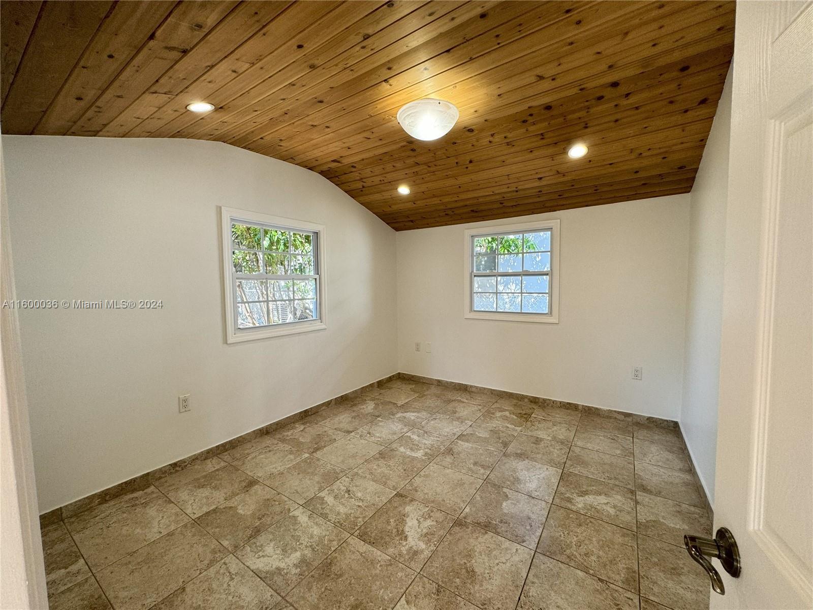 BISCAYNE SHORES CORR PLAT - Residential Lease