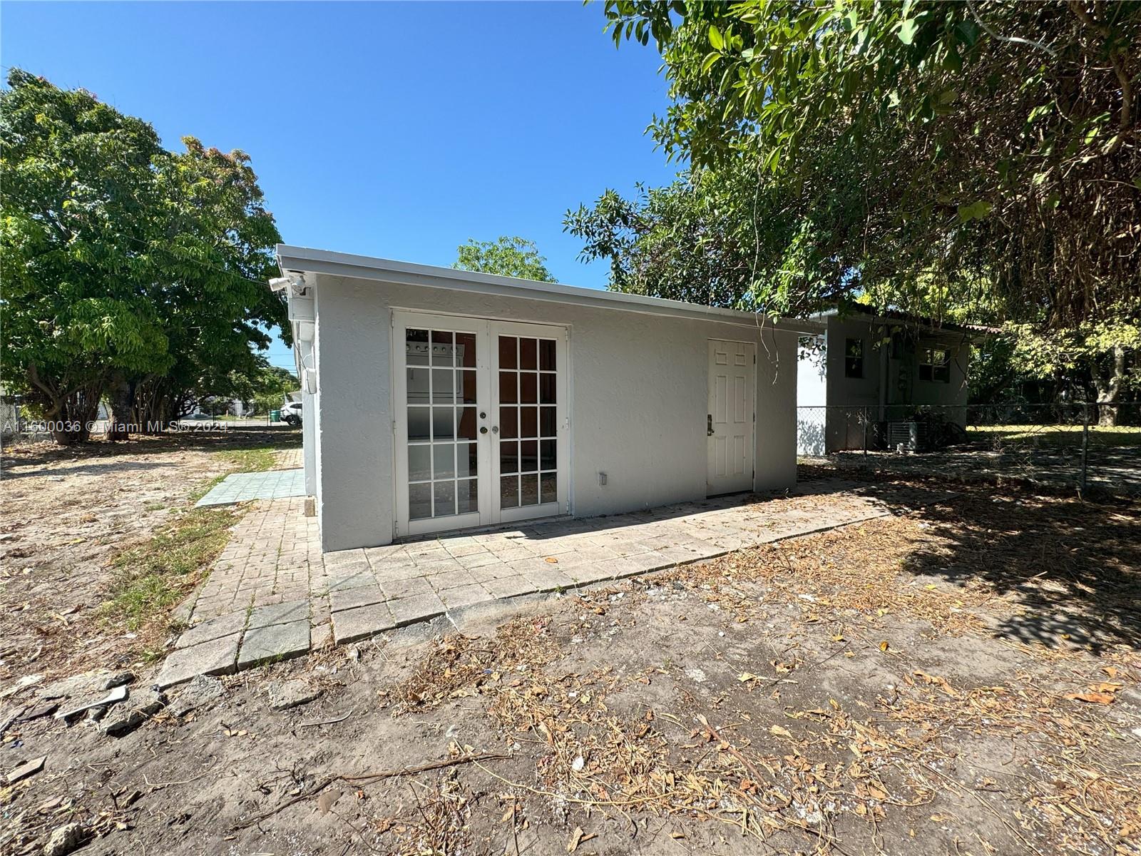 BISCAYNE SHORES CORR PLAT - Residential Lease