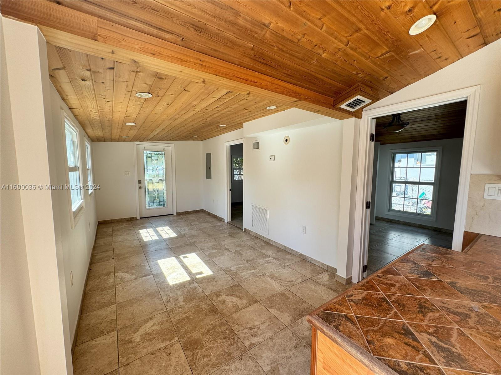 BISCAYNE SHORES CORR PLAT - Residential Lease