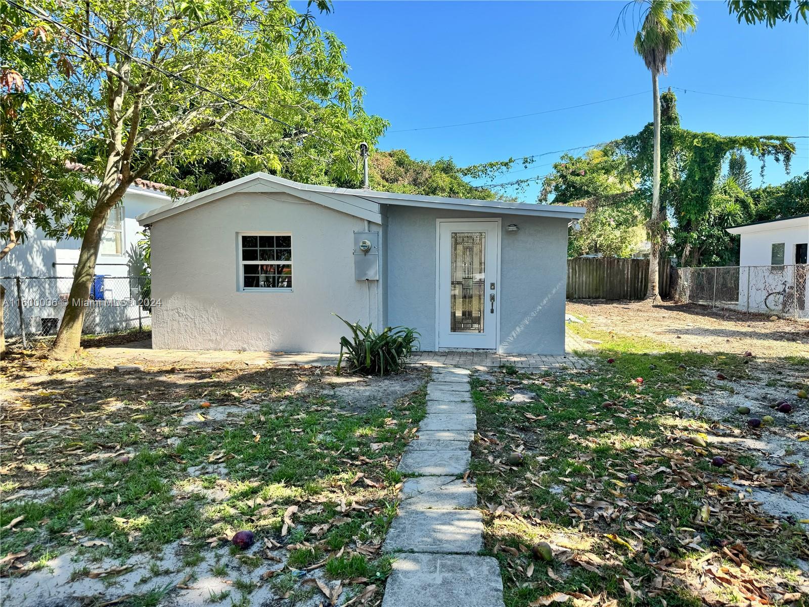 BISCAYNE SHORES CORR PLAT - Residential Lease