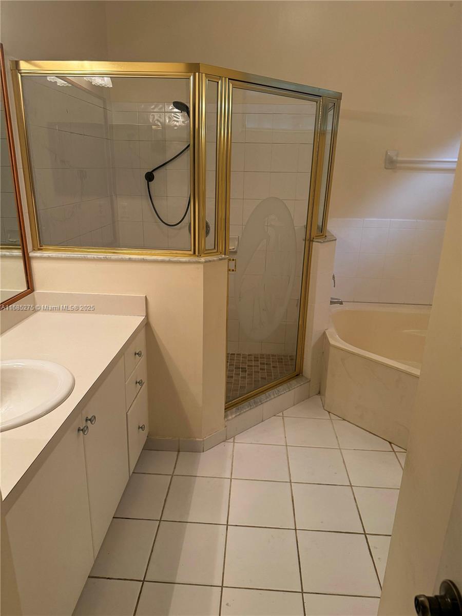 DUNWOODIE AT KEYS GATE - Residential Lease