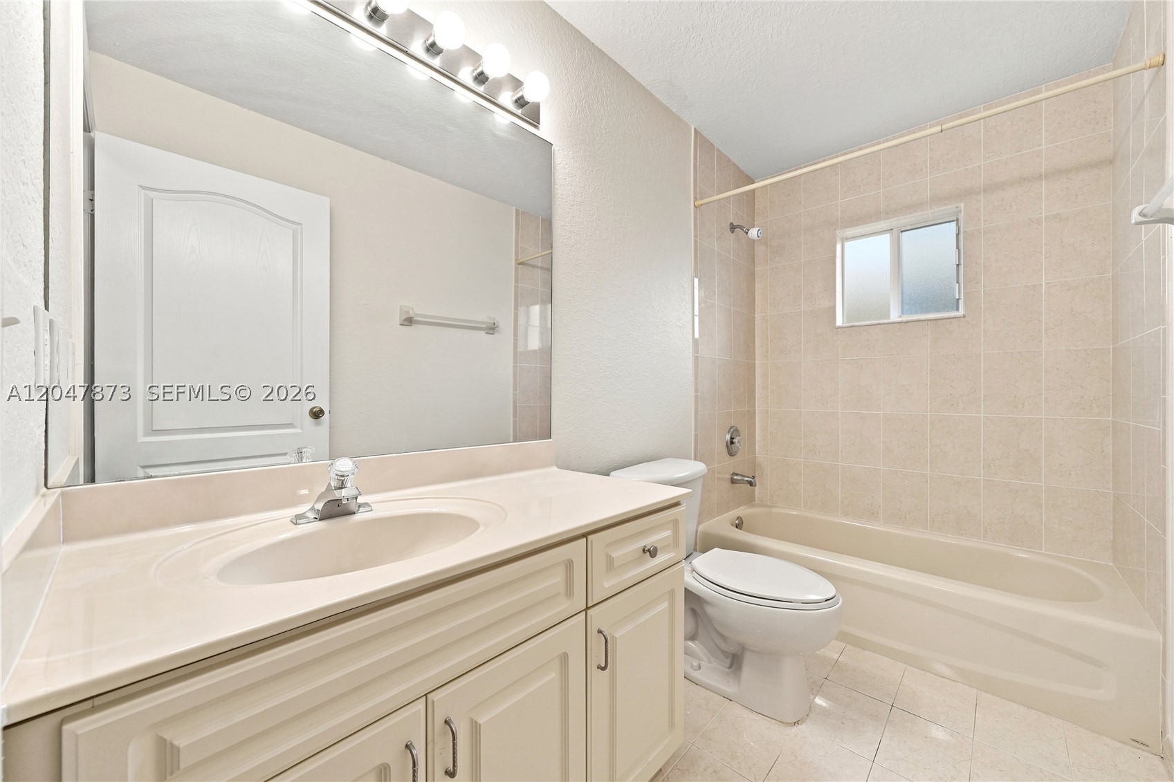KAYLA S PLACE - Residential