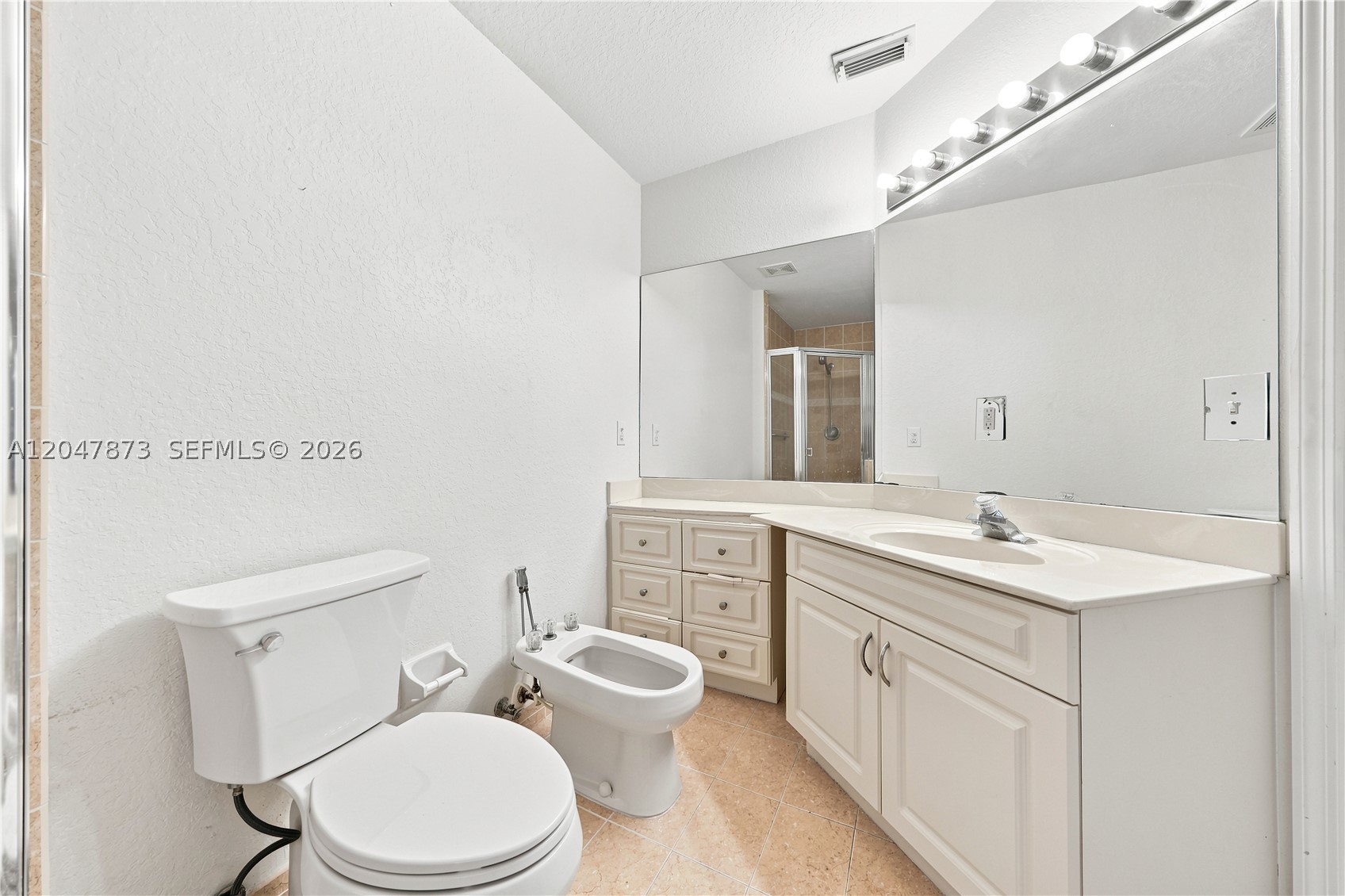KAYLA S PLACE - Residential