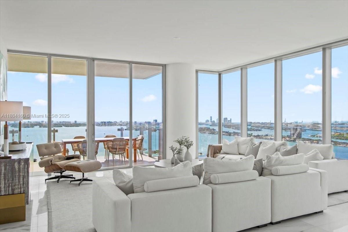 EDGEWATER - Residential