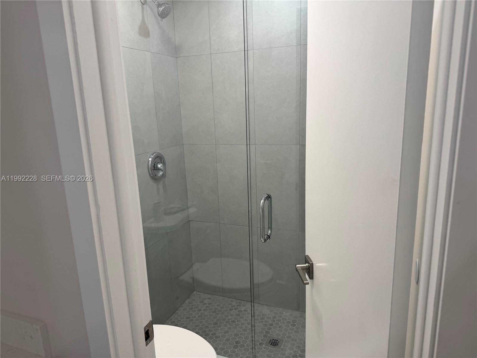 EAST WIND LAKE VILLAGE - Residential Lease