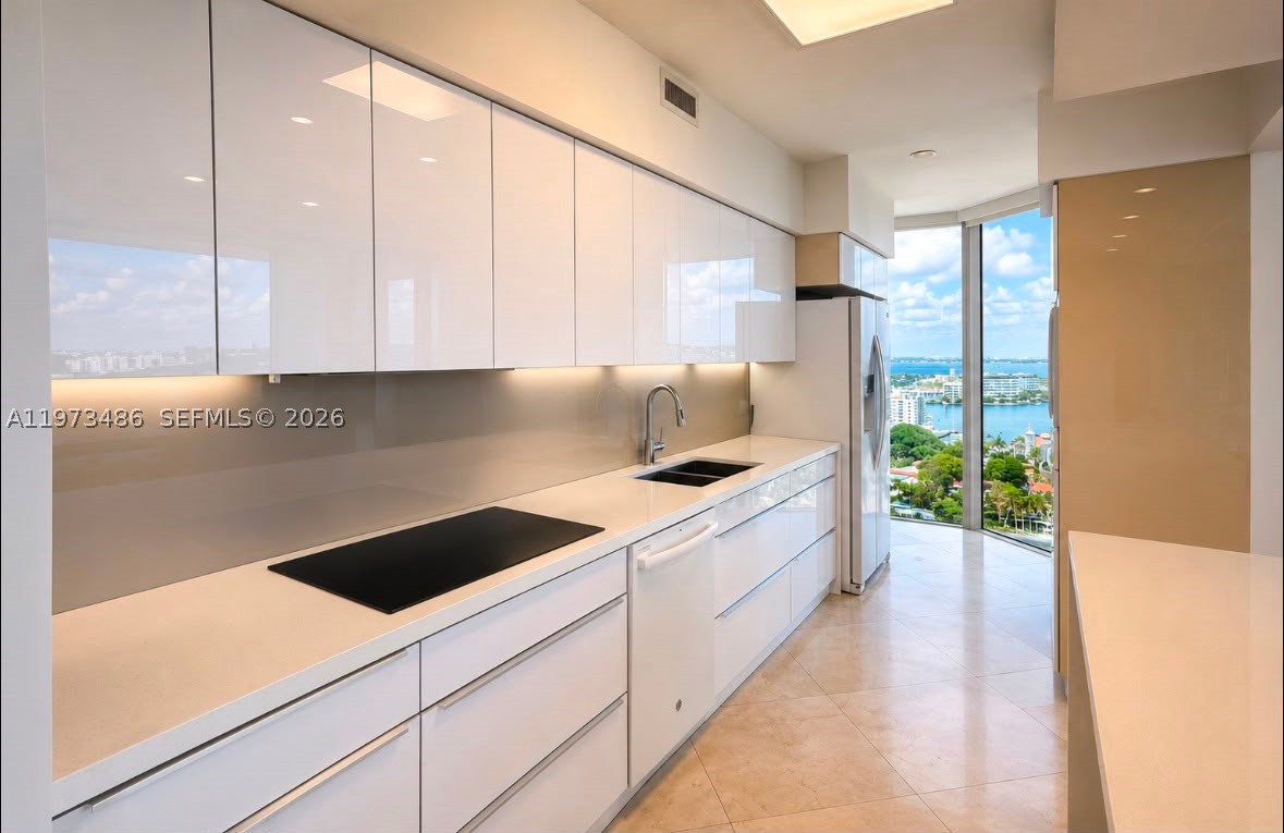 GREEN DIAMOND CONDO - Residential