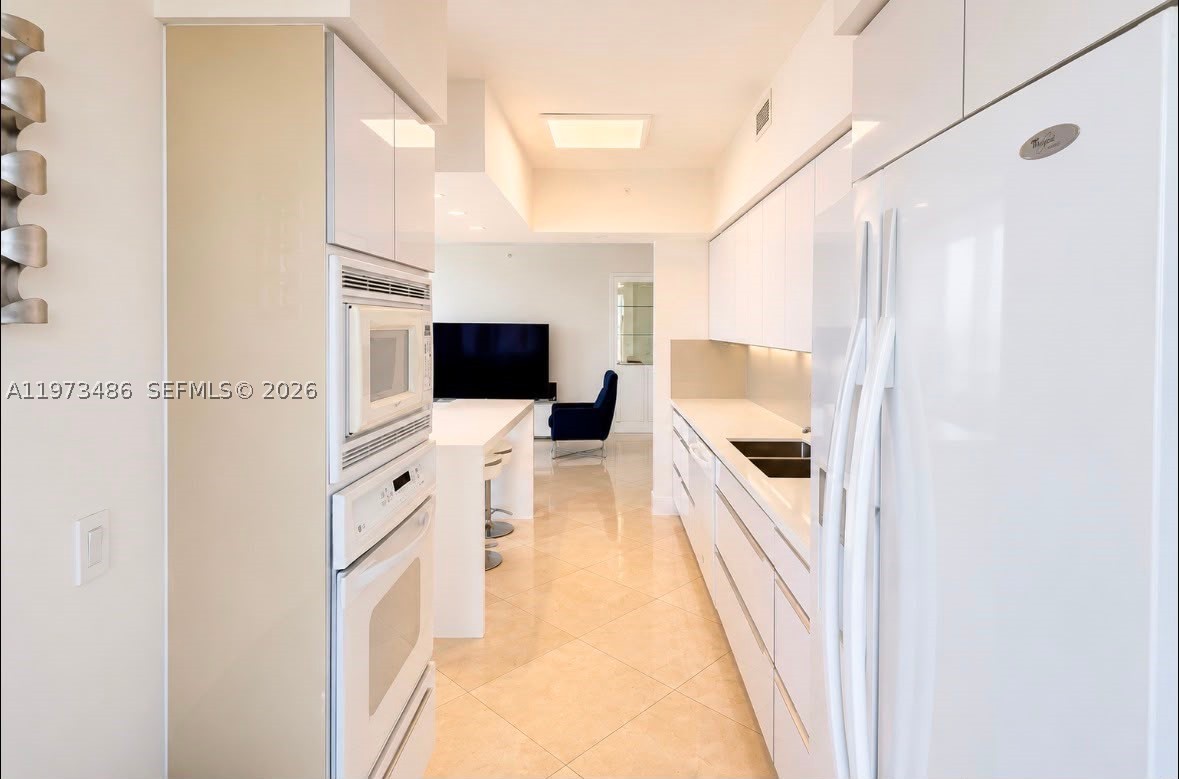 GREEN DIAMOND CONDO - Residential
