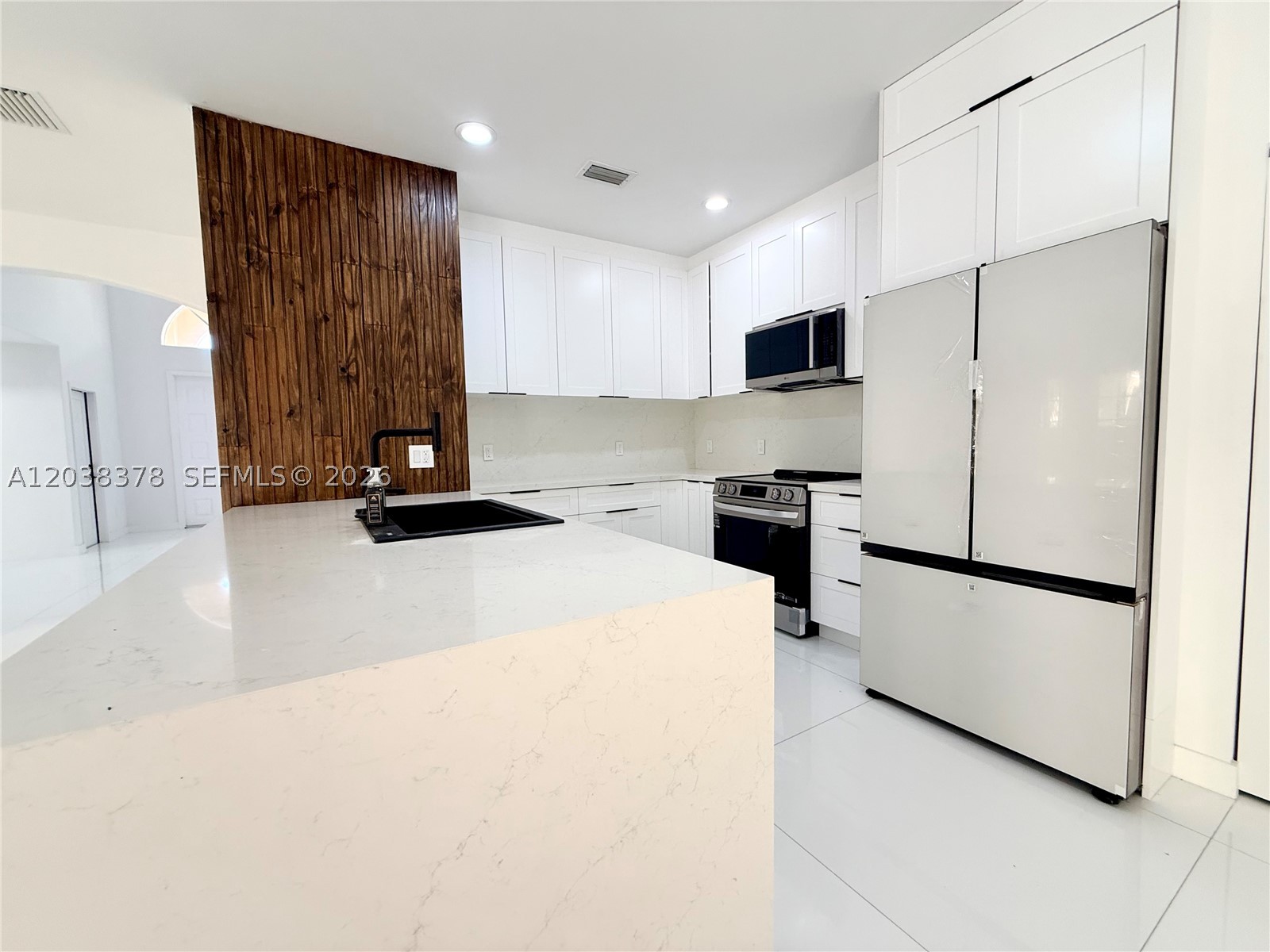 GOLDVUE ESTATES - Residential Lease