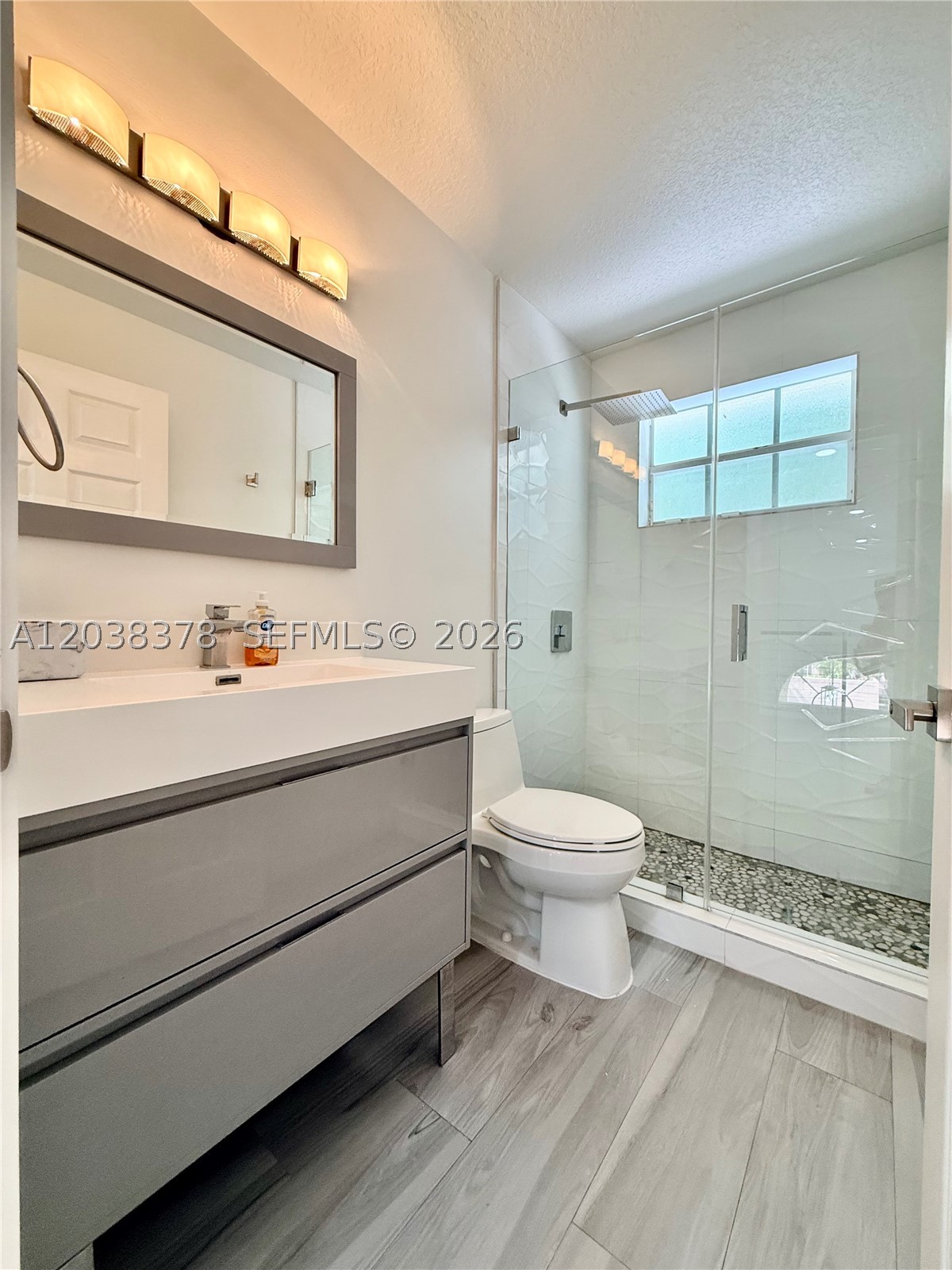 GOLDVUE ESTATES - Residential Lease