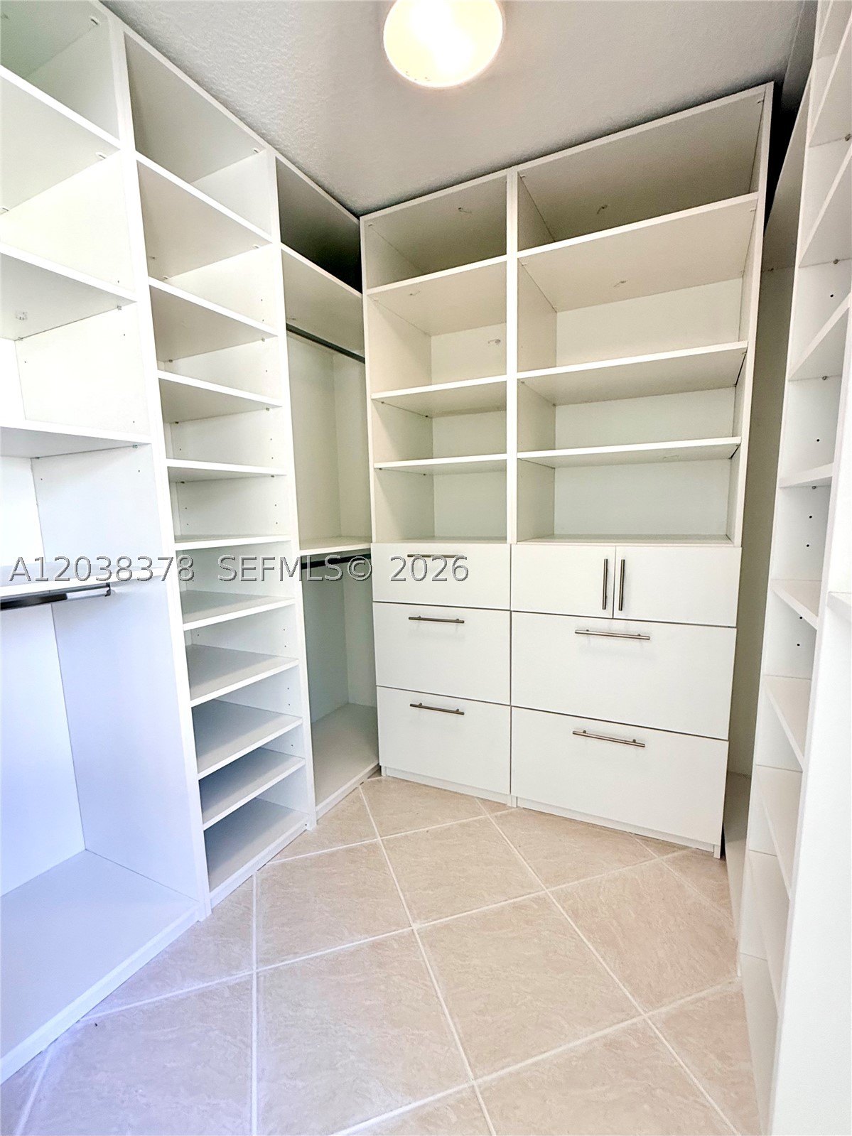 GOLDVUE ESTATES - Residential Lease