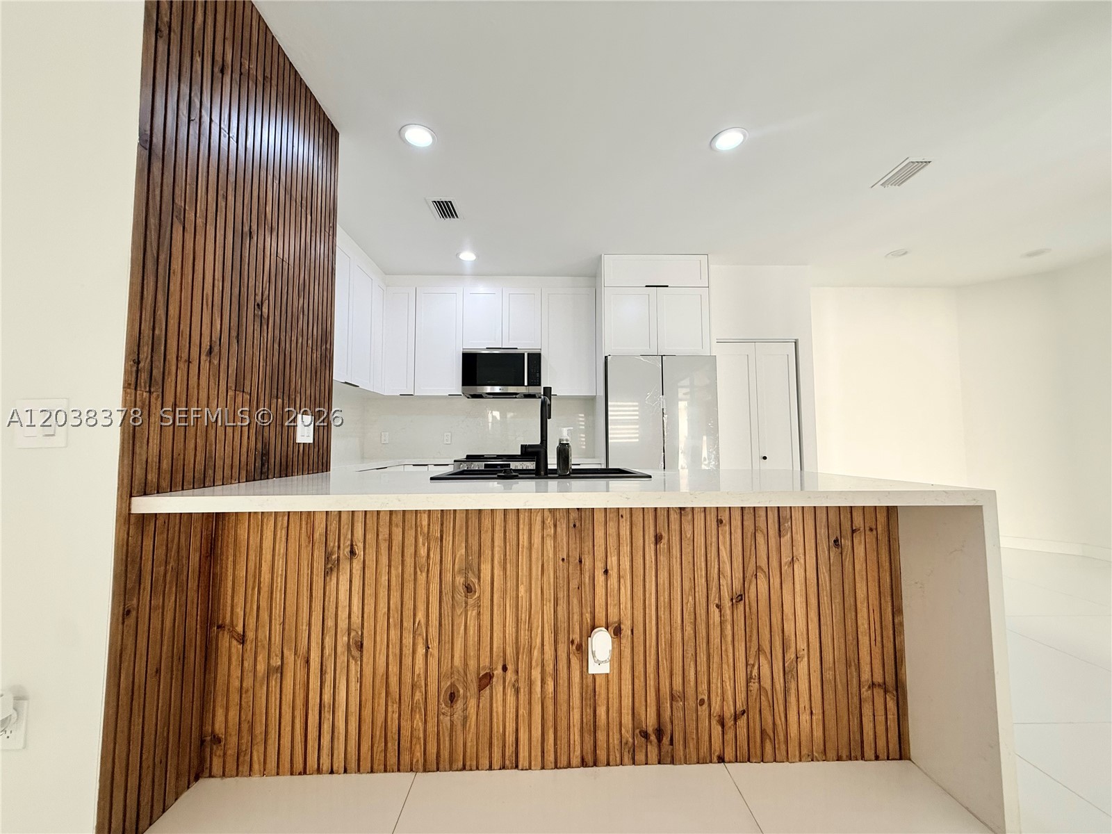 GOLDVUE ESTATES - Residential Lease