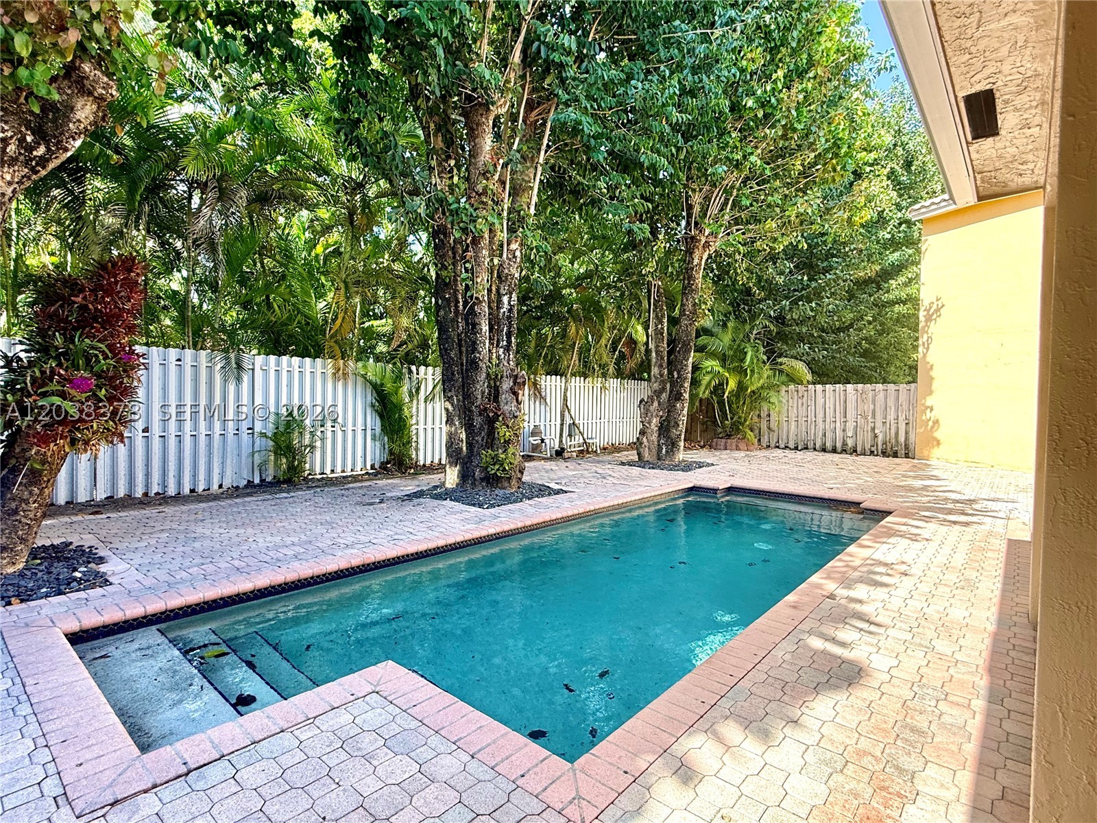 GOLDVUE ESTATES - Residential Lease