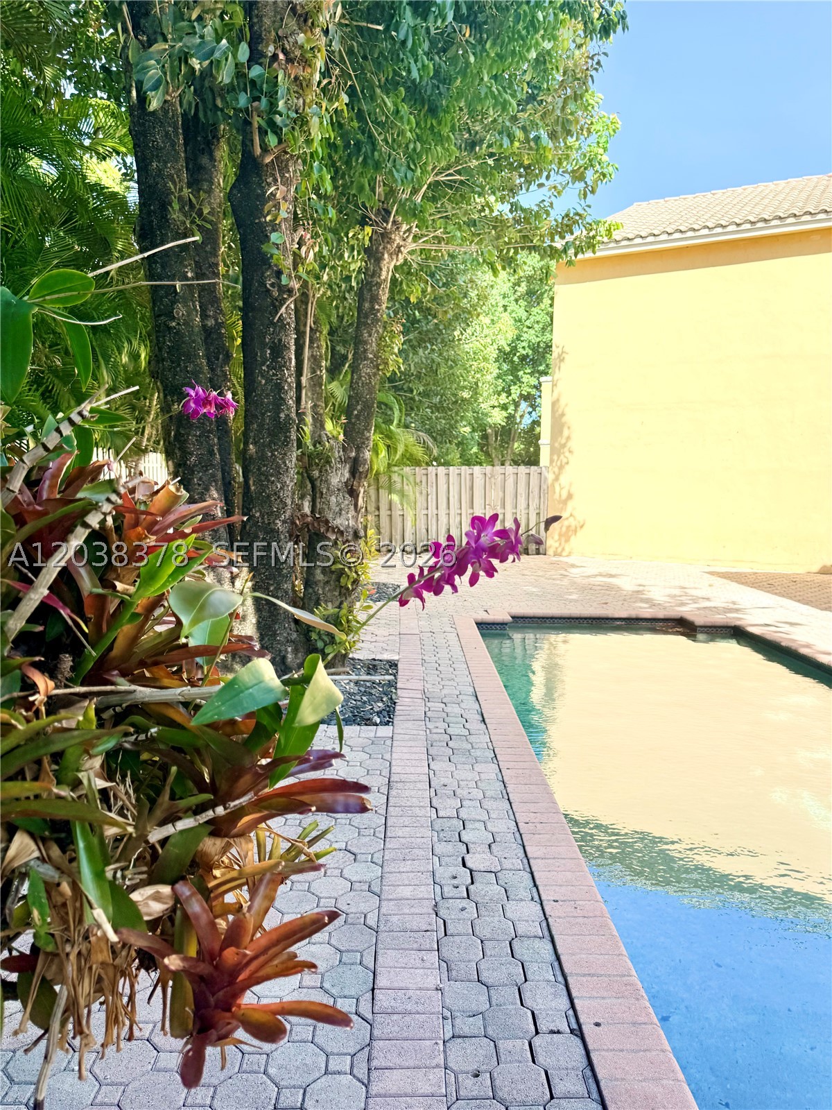 GOLDVUE ESTATES - Residential Lease