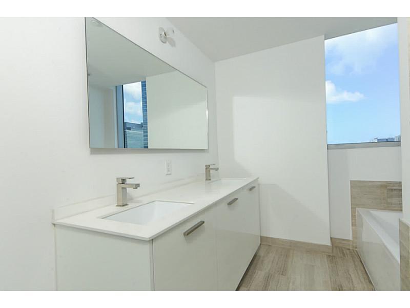 BRICKELL HOUSE - Residential Lease