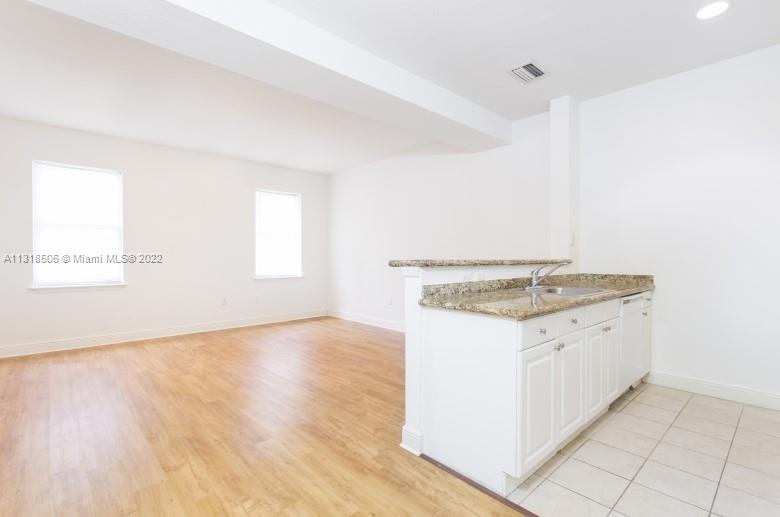 MIAMI NORTH - Residential Lease