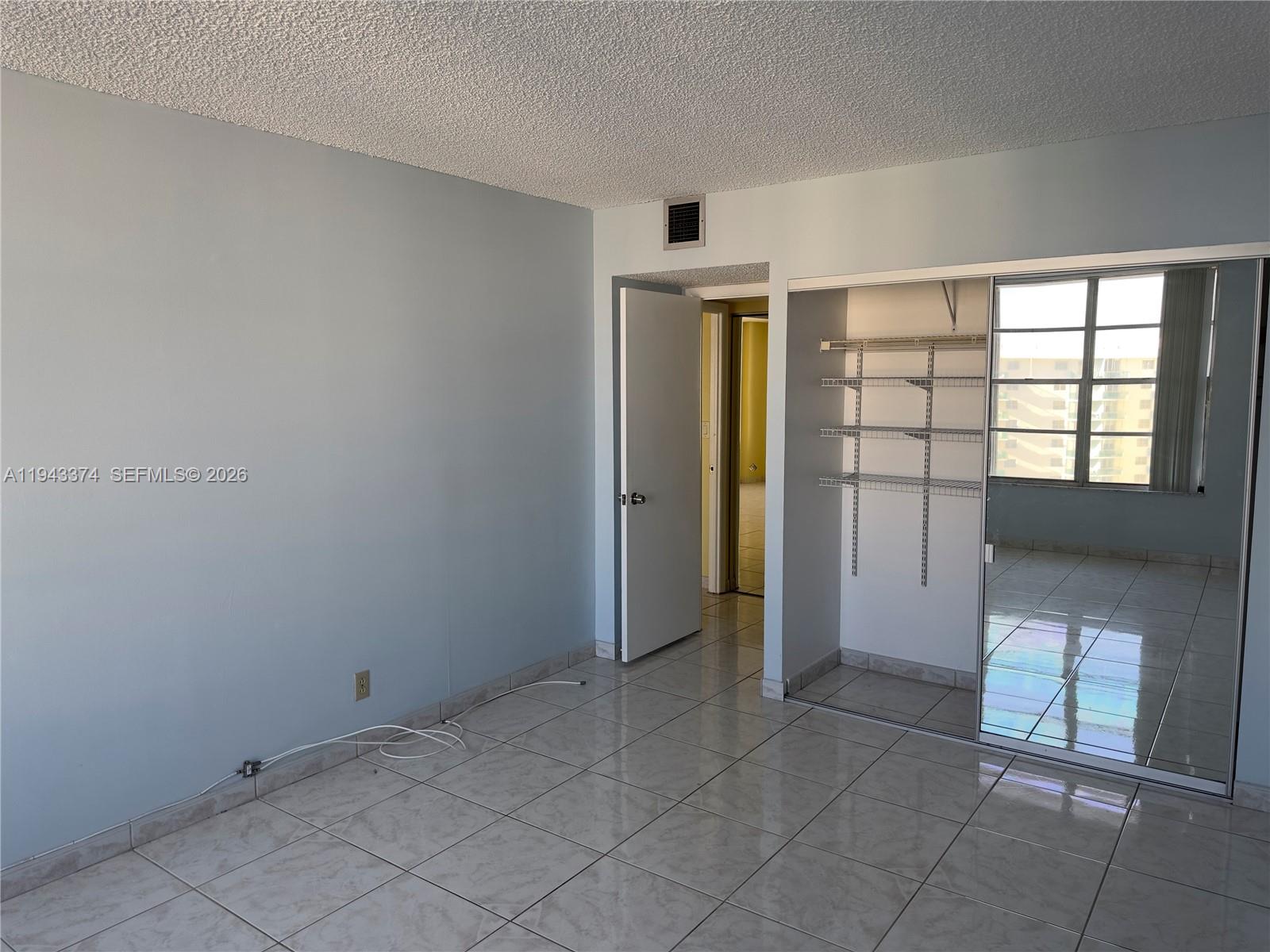 HALLMARK OF HOLLYWOOD CON - Residential