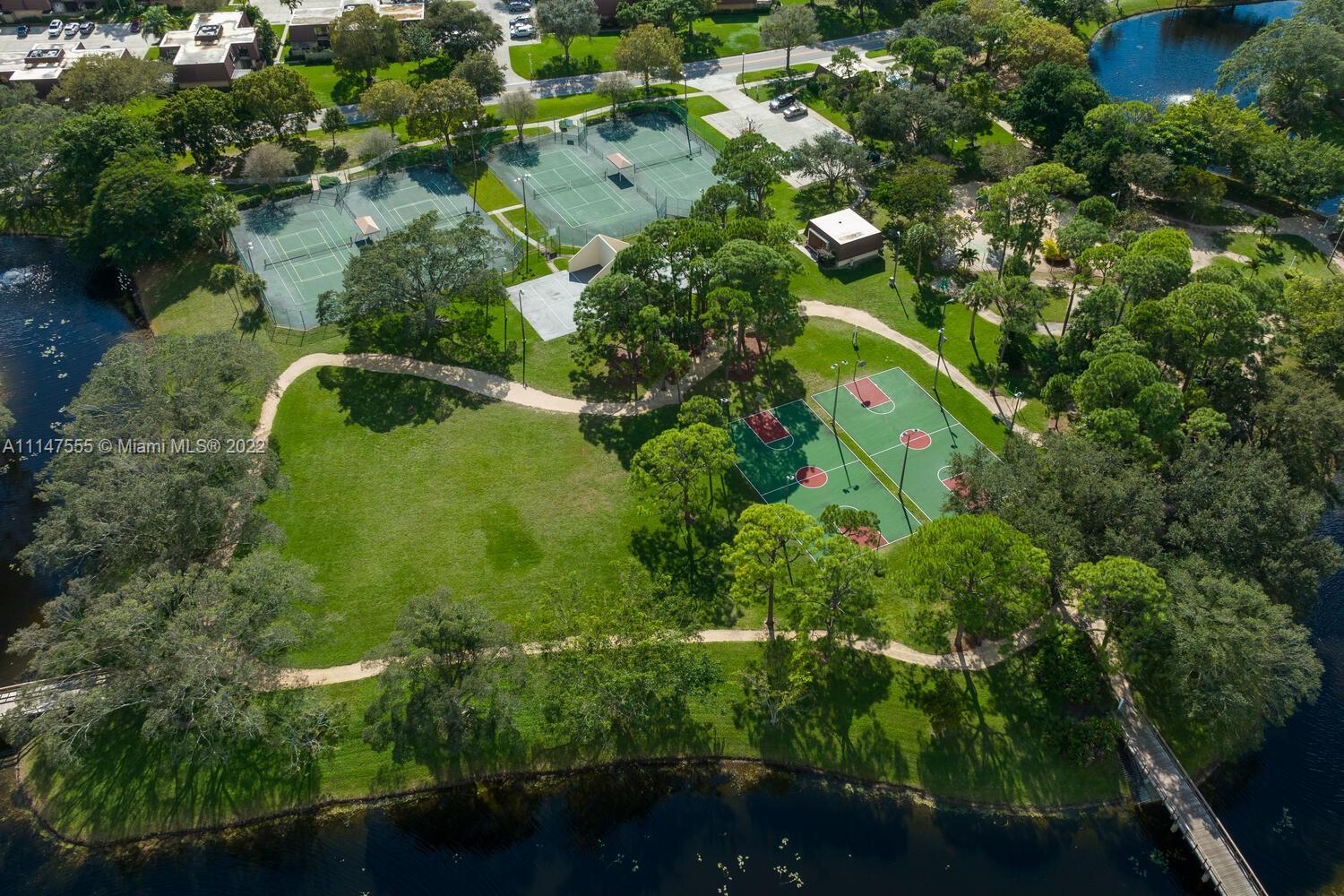 GARDEN LAKES AND GARDEN SQ - Residential