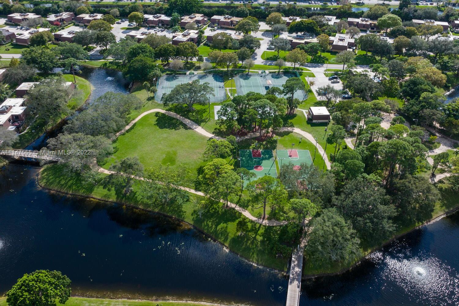GARDEN LAKES AND GARDEN SQ - Residential