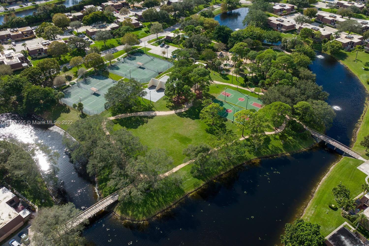 GARDEN LAKES AND GARDEN SQ - Residential