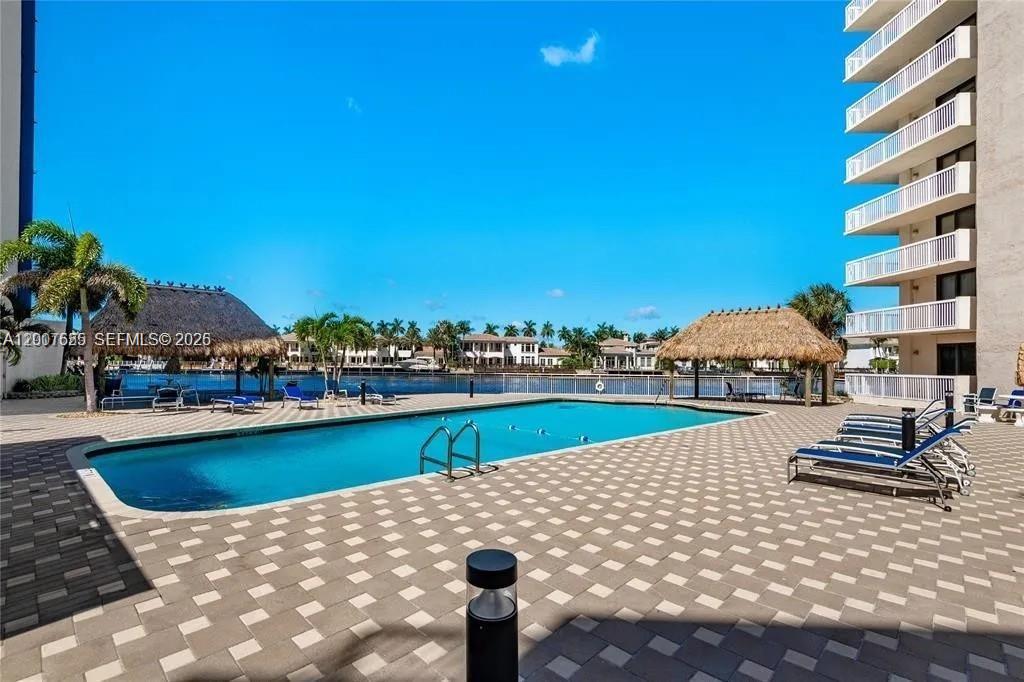 ALLINGTON TOWERS CONDO - Residential