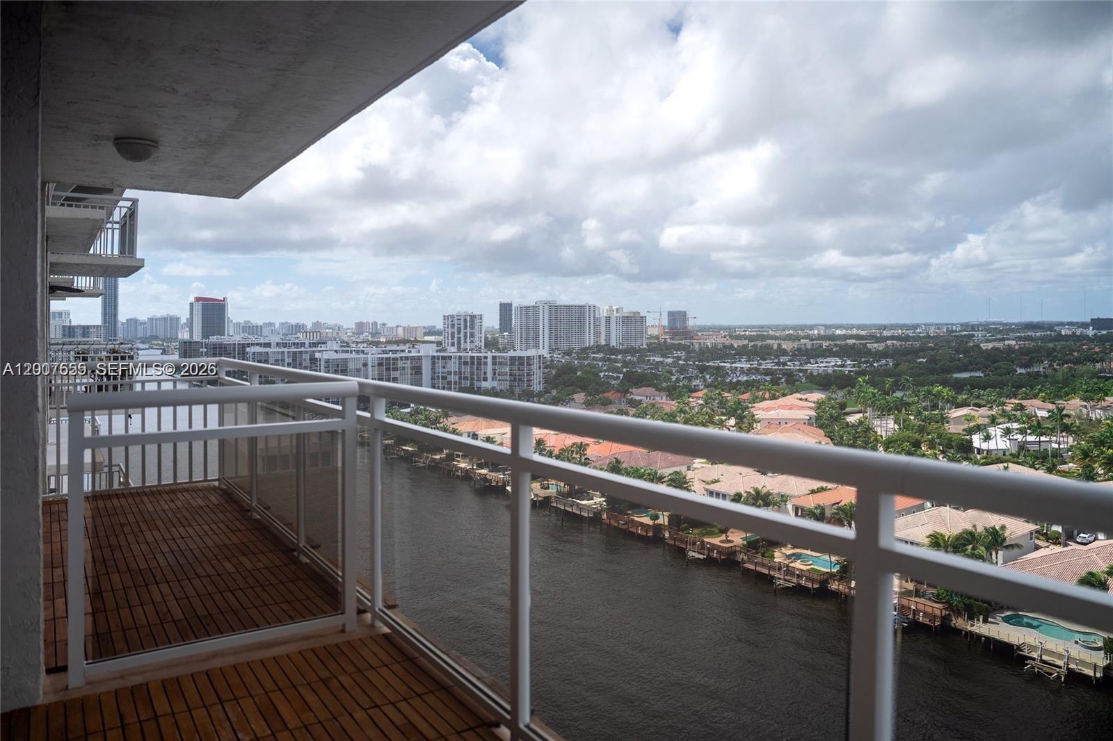 ALLINGTON TOWERS CONDO - Residential