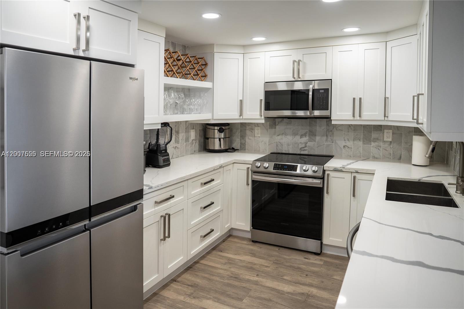 ALLINGTON TOWERS CONDO - Residential