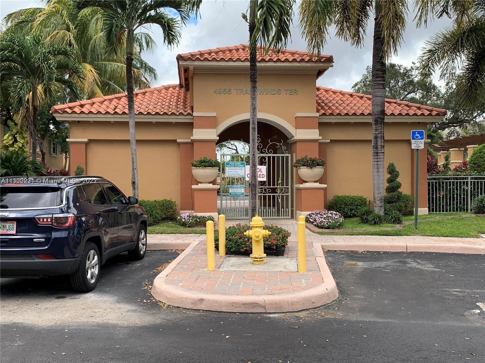 VILLAS AT HARBOR ISLES CO - Residential Lease