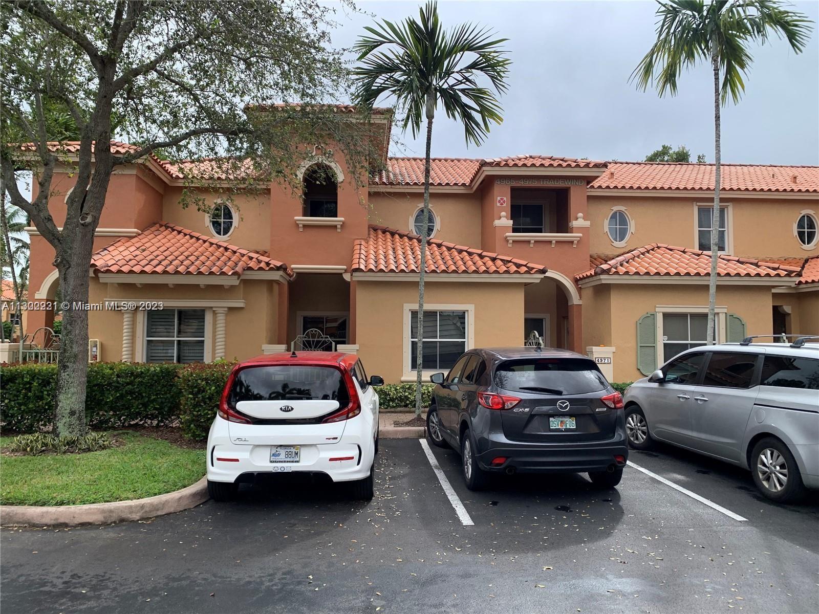 VILLAS AT HARBOR ISLES CO - Residential Lease