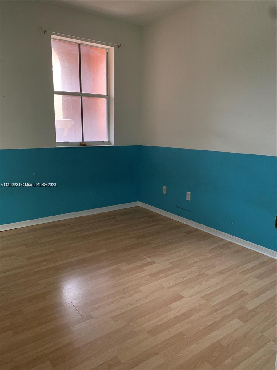 VILLAS AT HARBOR ISLES CO - Residential Lease