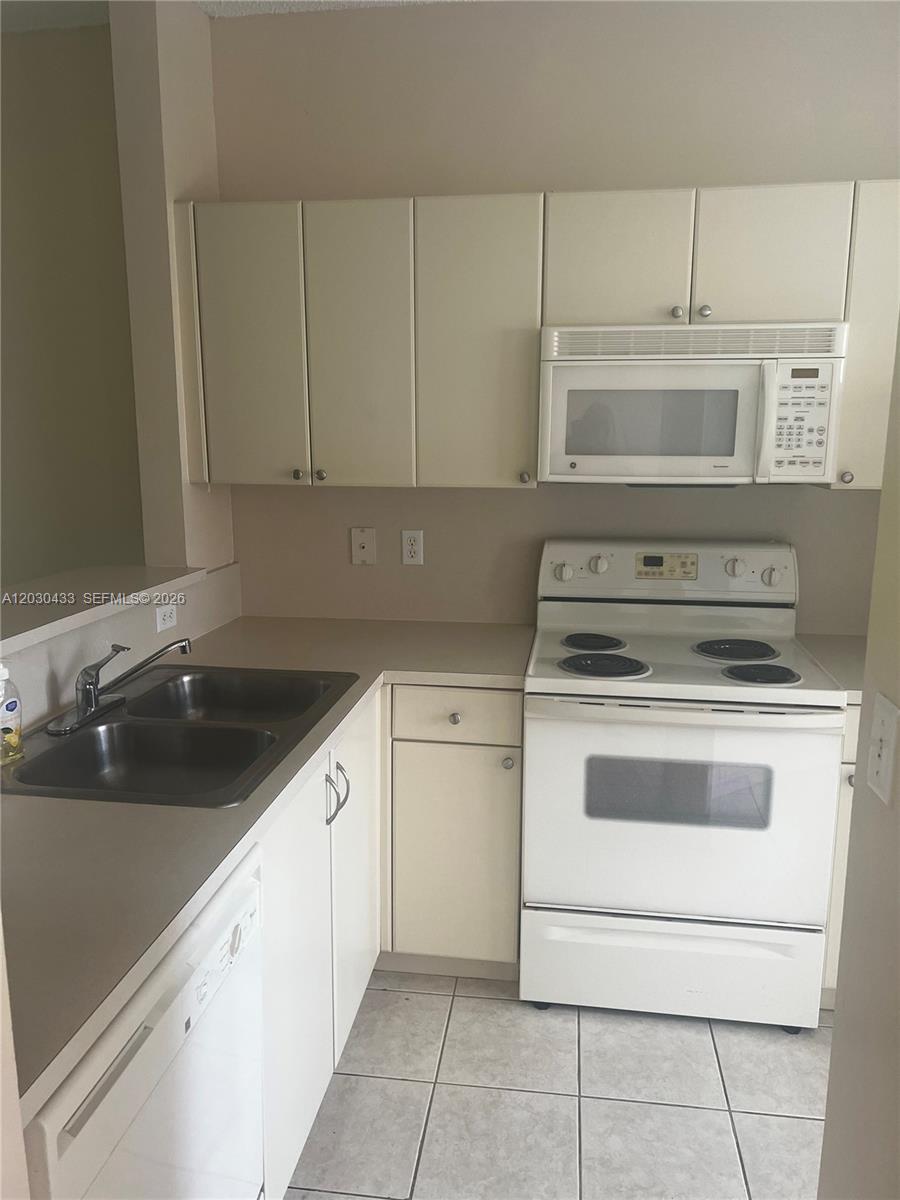TOWNGATE CONDO NINE - Residential
