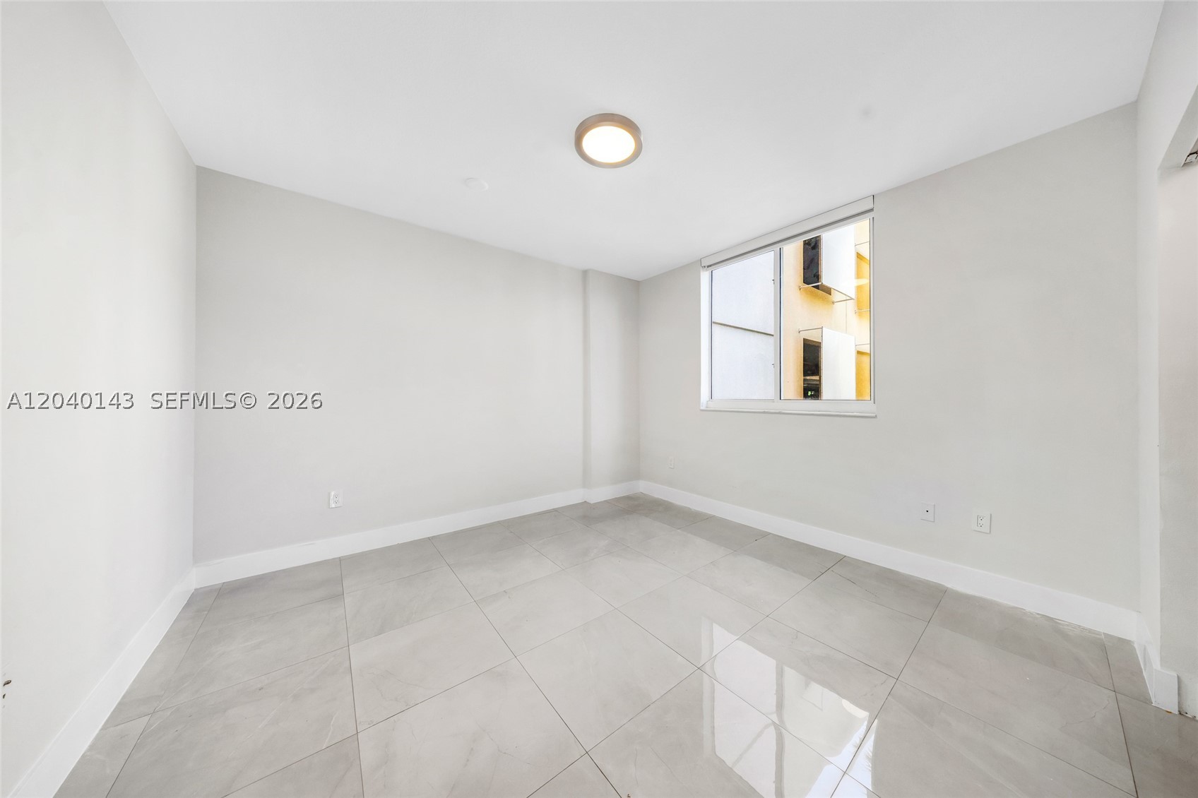 VENTURE AT AVENTURA WEST - Residential