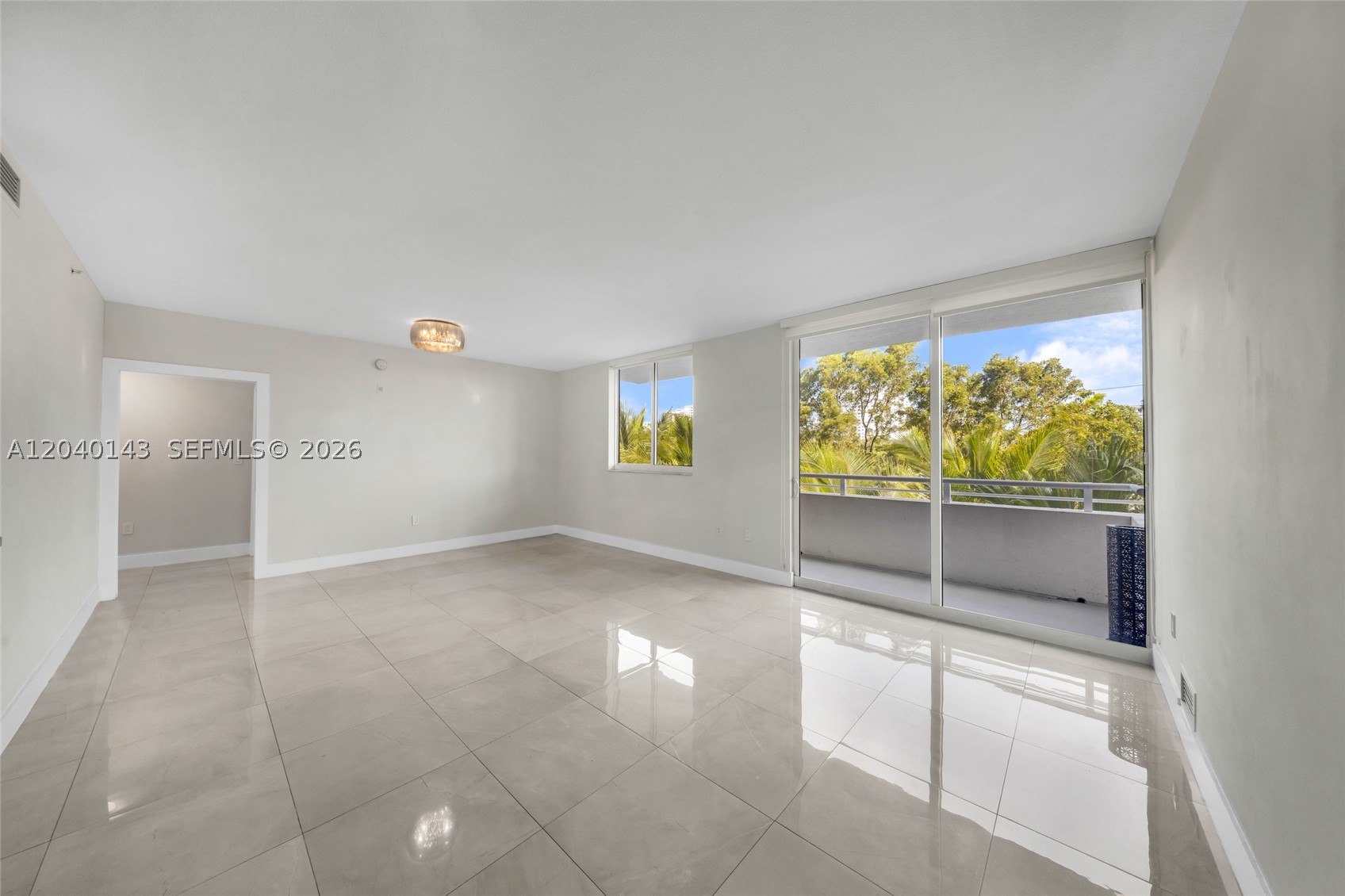 VENTURE AT AVENTURA WEST - Residential