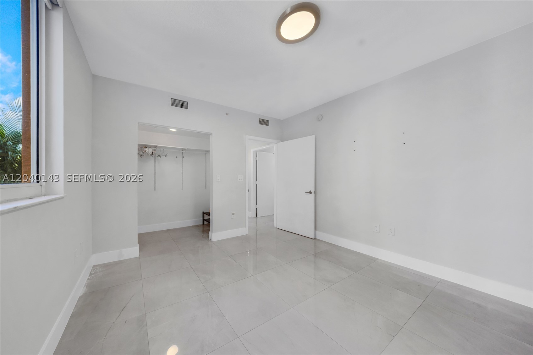 VENTURE AT AVENTURA WEST - Residential