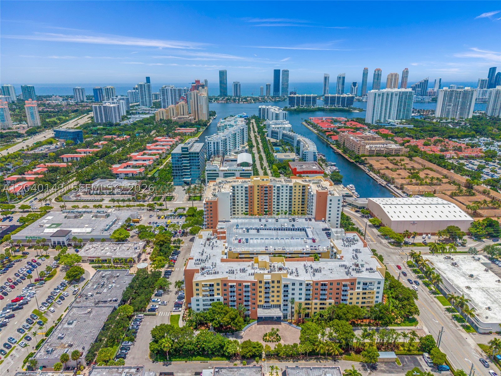 VENTURE AT AVENTURA WEST - Residential