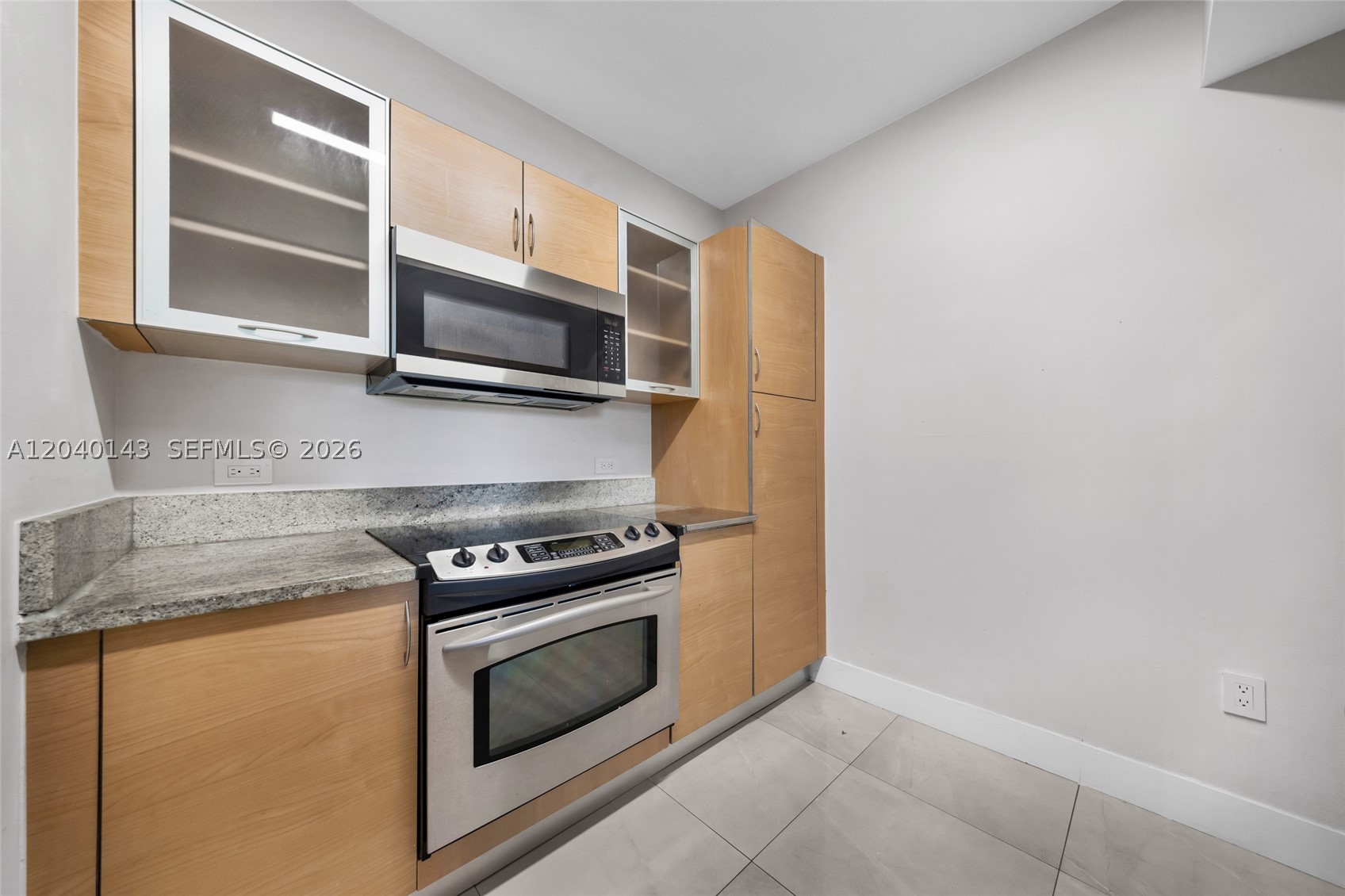 VENTURE AT AVENTURA WEST - Residential
