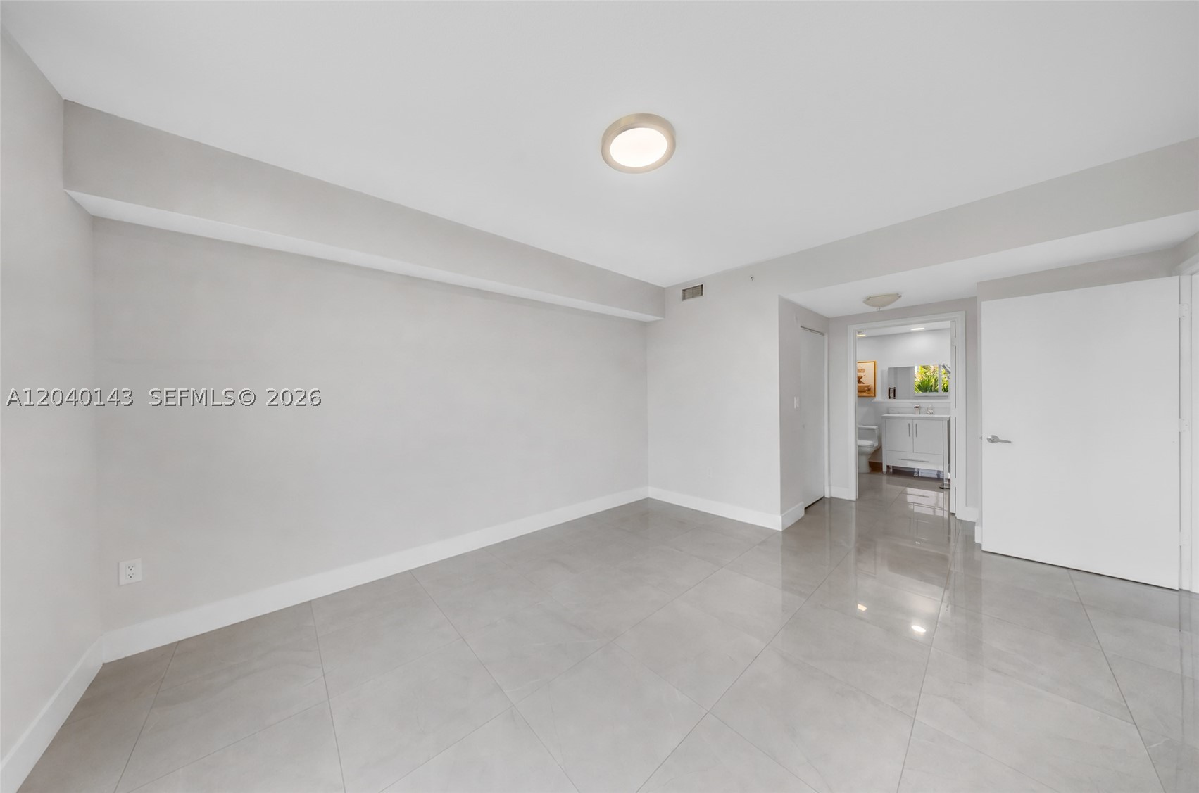 VENTURE AT AVENTURA WEST - Residential