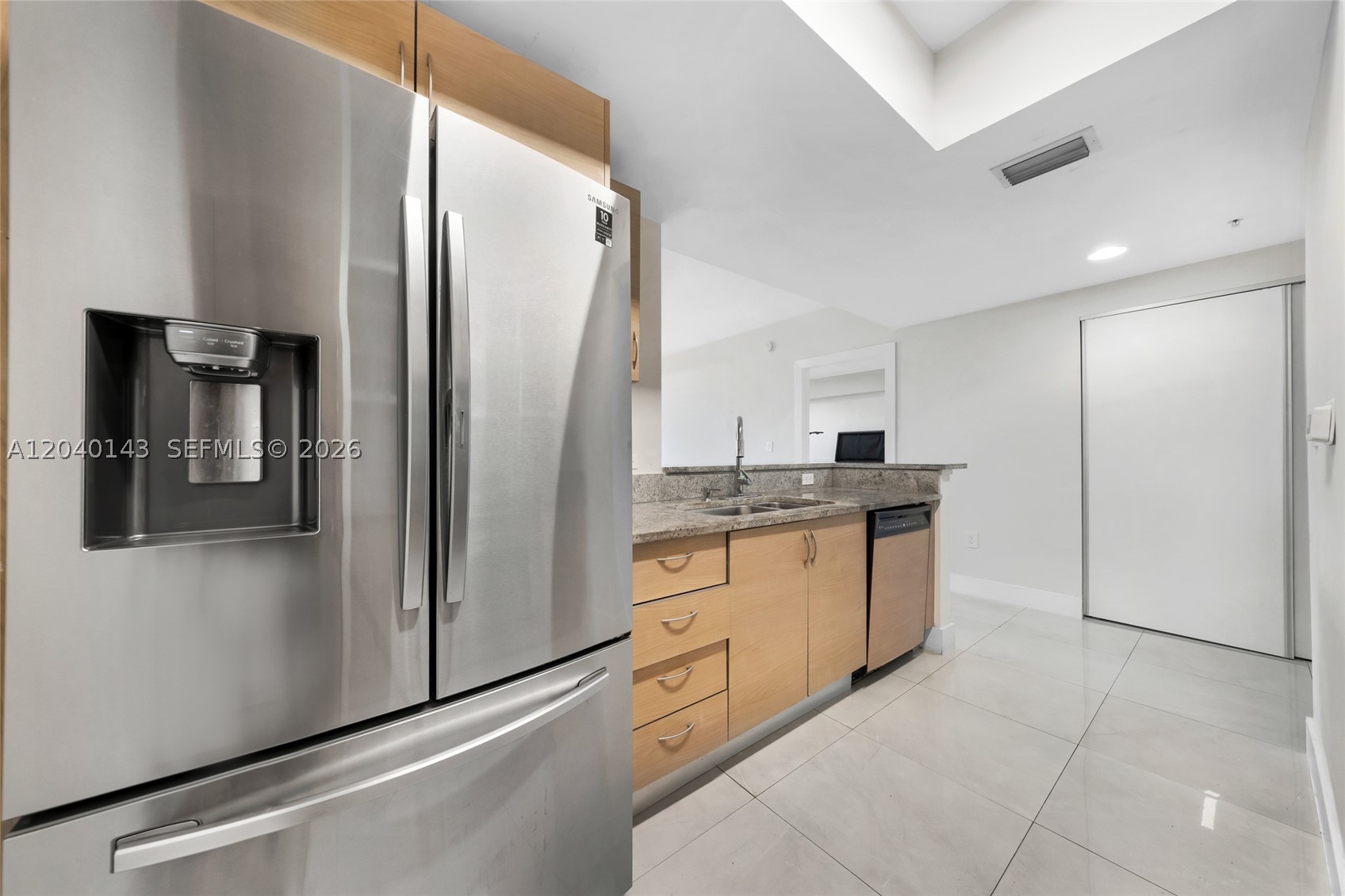 VENTURE AT AVENTURA WEST - Residential