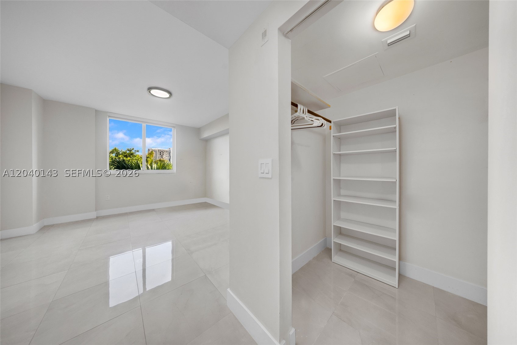 VENTURE AT AVENTURA WEST - Residential
