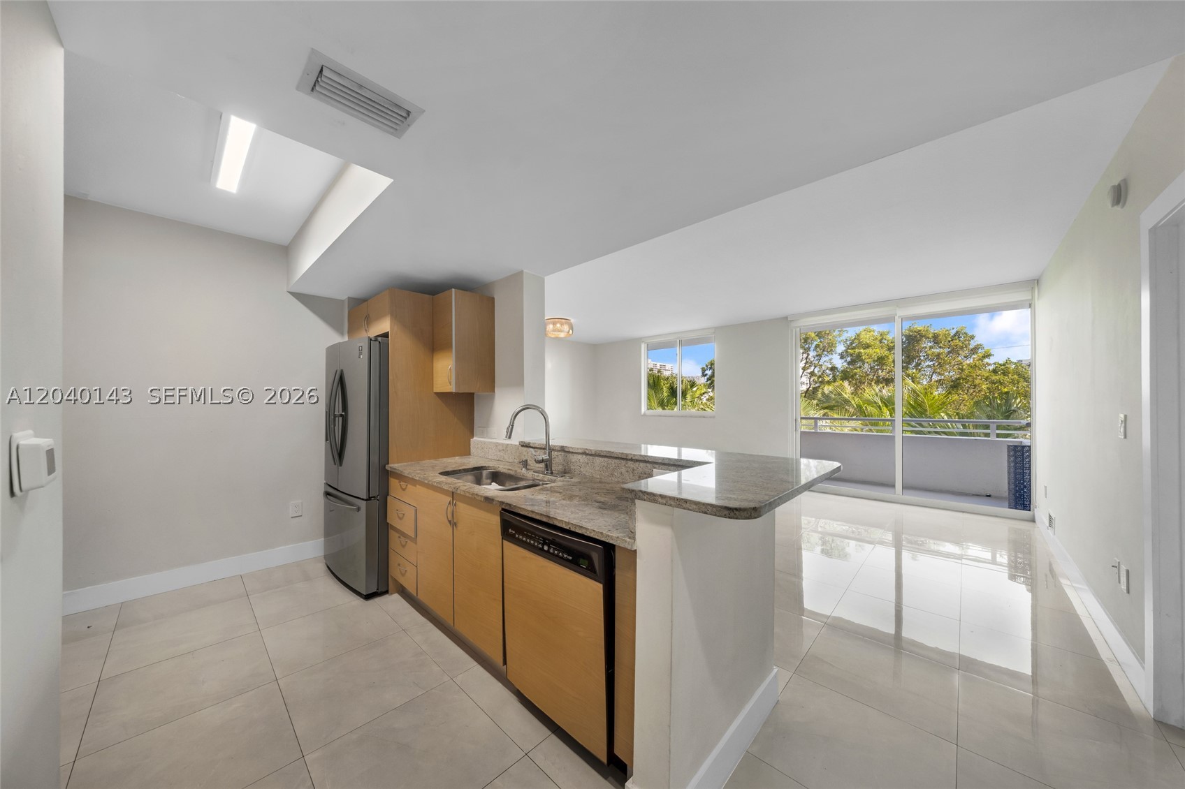 VENTURE AT AVENTURA WEST - Residential
