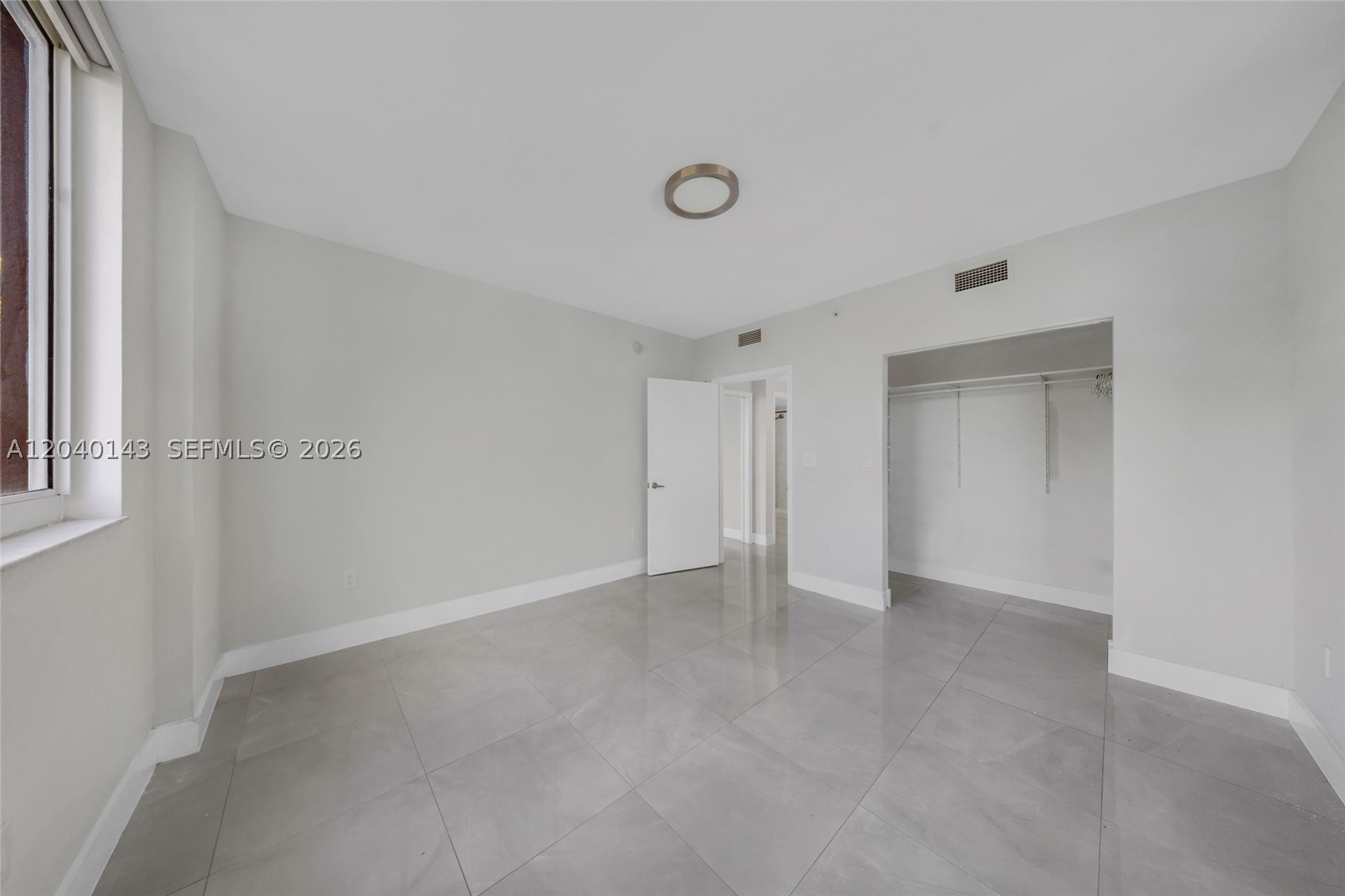 VENTURE AT AVENTURA WEST - Residential