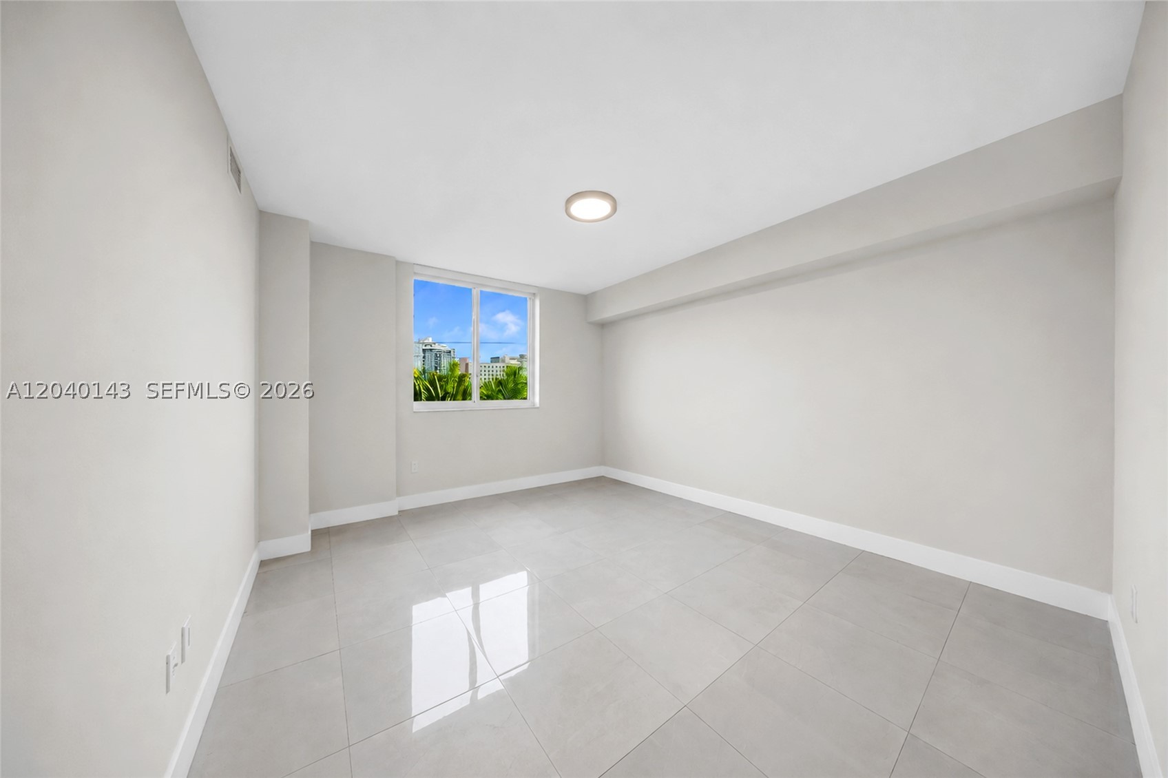 VENTURE AT AVENTURA WEST - Residential