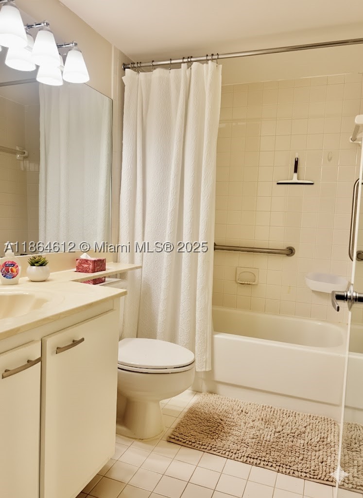 HOLLYBROOK GOLF AND TENNIS - Residential