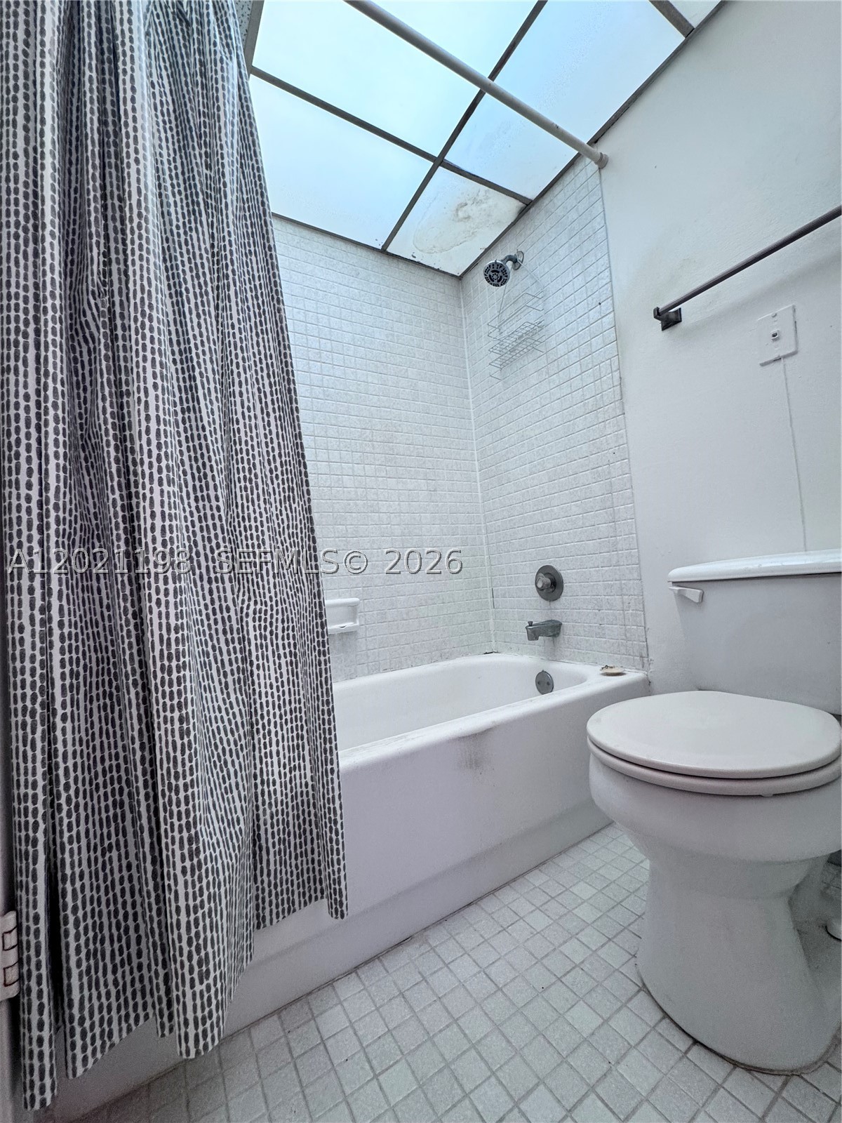 DRAKE TOWER CONDO - Residential