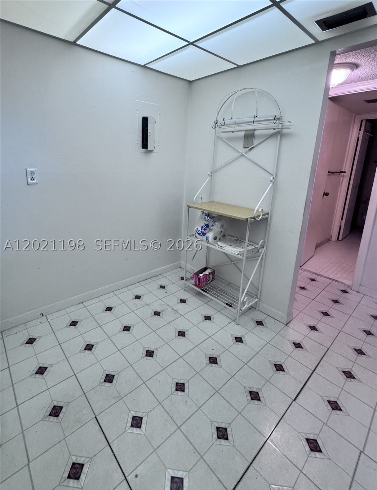 DRAKE TOWER CONDO - Residential