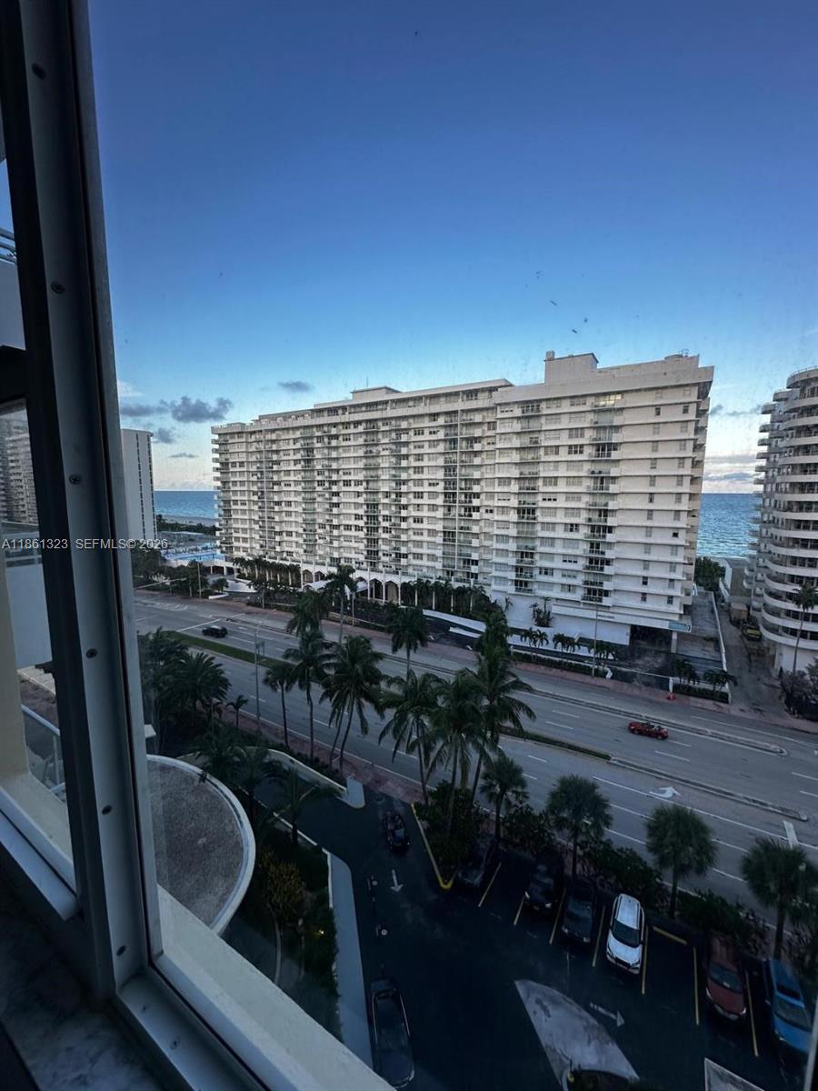 5600 CONDO - Residential